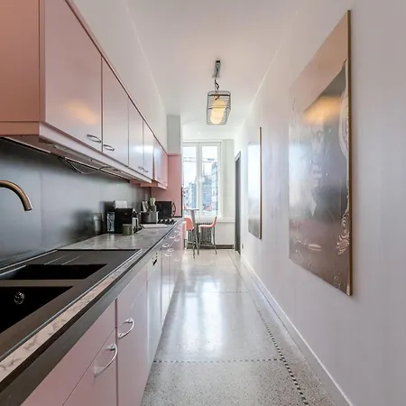 Trendy And Sunny Renovated Flat With Vintage Features And Superb View Ostende