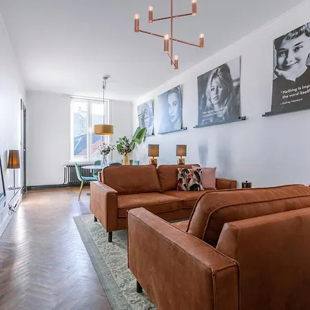 Trendy And Sunny Renovated Flat With Vintage Features And Superb View * Ostende