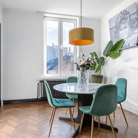 Apartment Trendy And Sunny Renovated Flat With Vintage Features And Superb View *