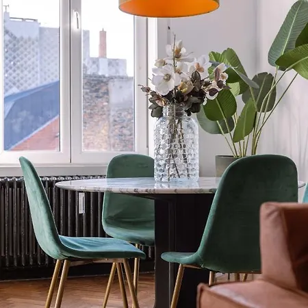 Apartment Trendy And Sunny Renovated Flat With Vintage Features And Superb View *