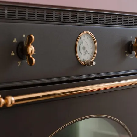 Trendy And Sunny Renovated Flat With Vintage Features And Superb View *